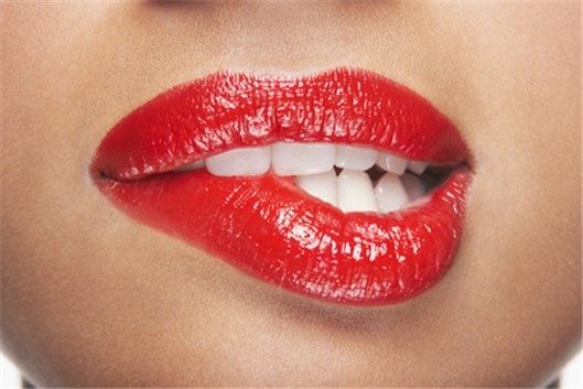 Nothing can emphasise sexiness better than the right lipstick