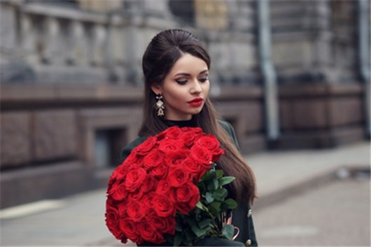 Why jewellery makes it on our list for the best sugar baby Christmas gifts